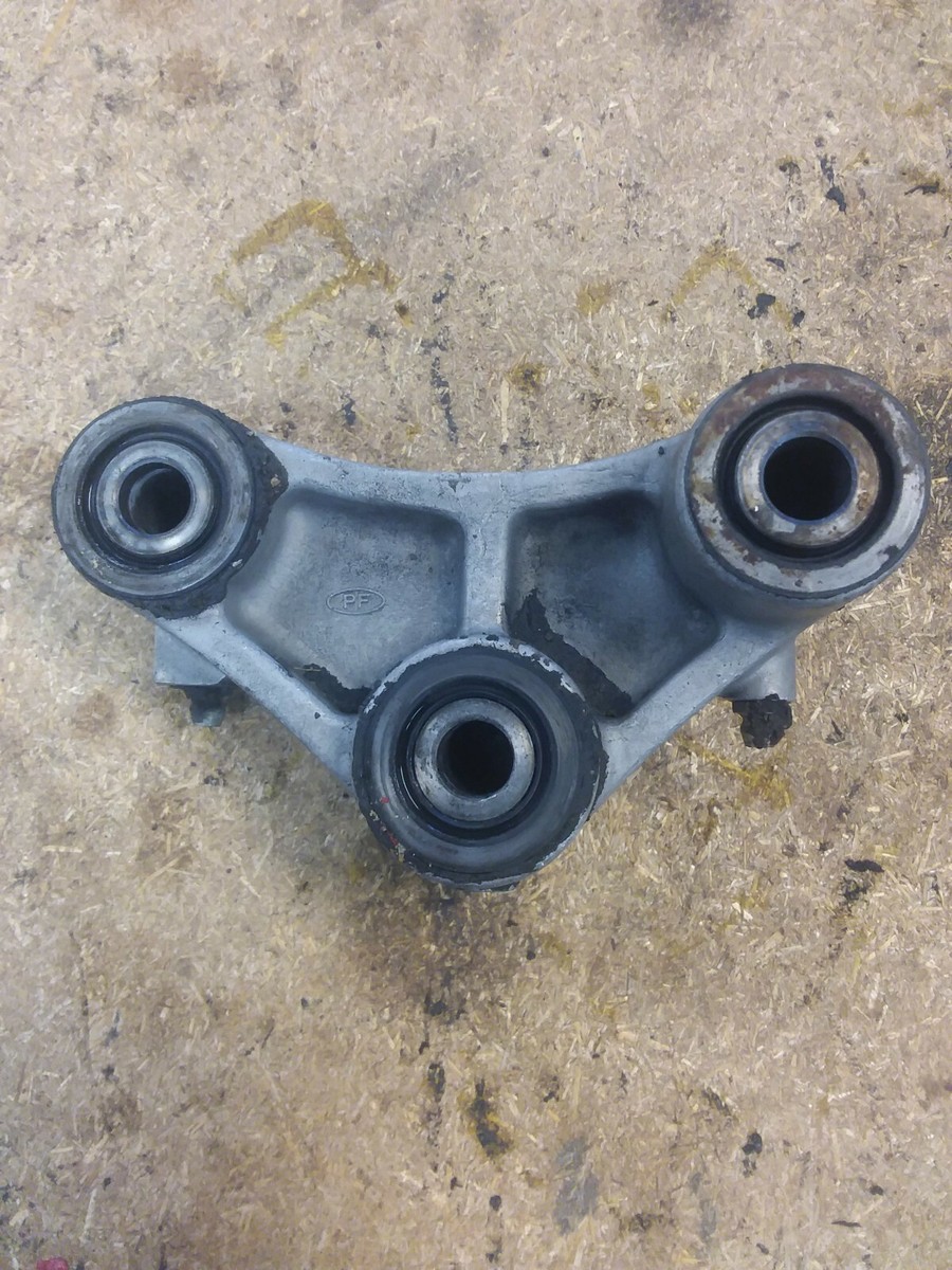ピオフィ　オトガ 1993-2002 Kawasaki Ninja ZX600E ZX6 rear shock dogbone suspension