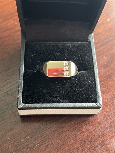 Size R - 9 Carat Gold Diamond Signet Ring - Picture 8 of 20