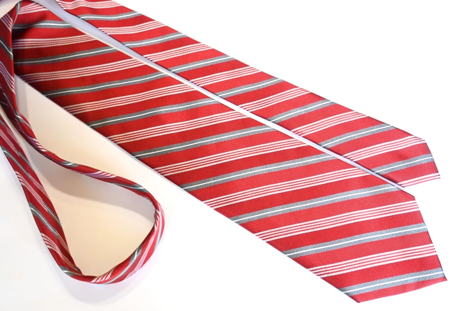 Gravata masculina GENESIS VERMELHA/LISTRADA LARGURA: 3,75" COMPRIMENTO: 61" - Imagem 3 de 3