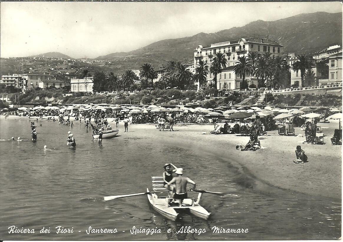Sanremo (IM) Spiaggia e Hotel Miramare; Hotel Royal, Giardino e Piscine, 2 cart.