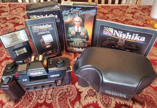 Nishika N8000 3-D 35mm Film Camera Kit Inc 3010 Flash & Case Manuals / Working - Picture 1 of 17
