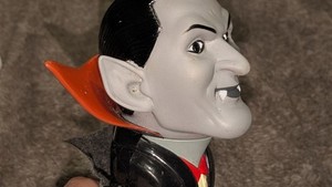 Magical Key Toys Battery Operated Dracula Figure Bat Wings Black Suit Cape