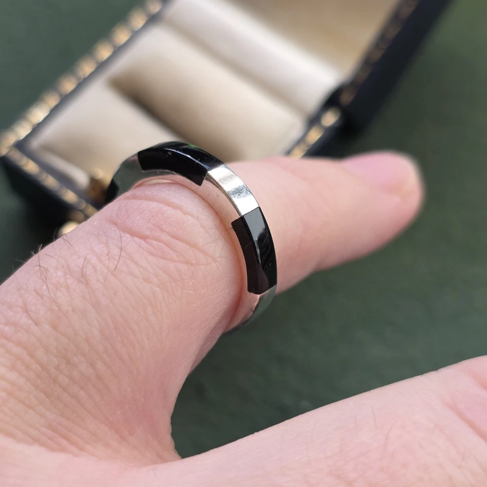 Sterling Silver Ring with Three Black Onyx Stones – Size 54 - Image 4 of 4