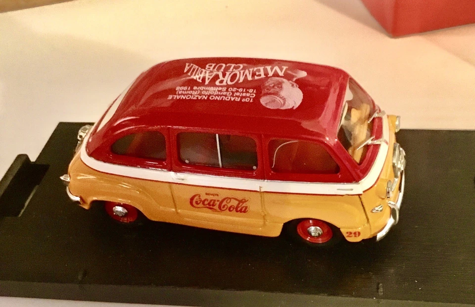 Modellino Auto Fiat 600 Multipla Coca Cola serie limitata 098/300 - Immagine 2 di 4