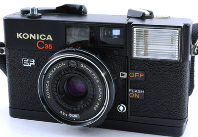 [Für Ersatzteile] Konica C35 EF analoge Kompaktkamera 38 mm f/2,8 aus Japan
