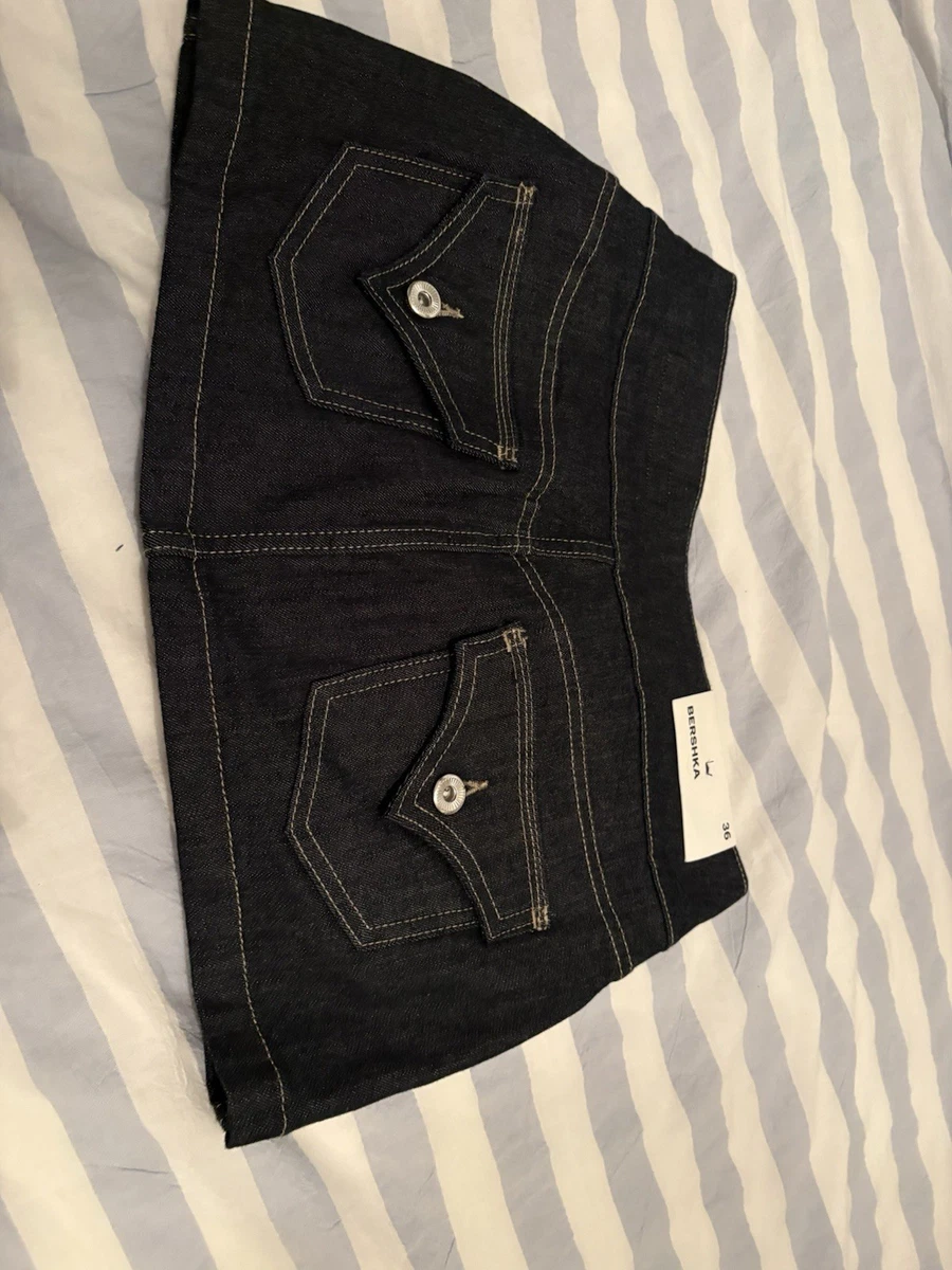 Minifalda con pantalones cortos BERSHKA para mujer talla UK 8 azul oscuro