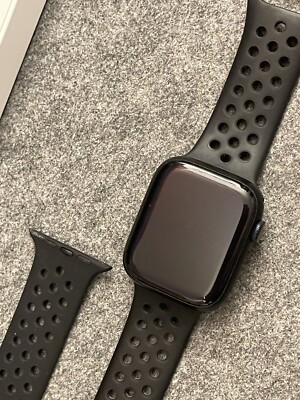 Apple Watch Series 8 GPS + Cellular, 45 mm Aluminiumgehäuse Midnight, Armband