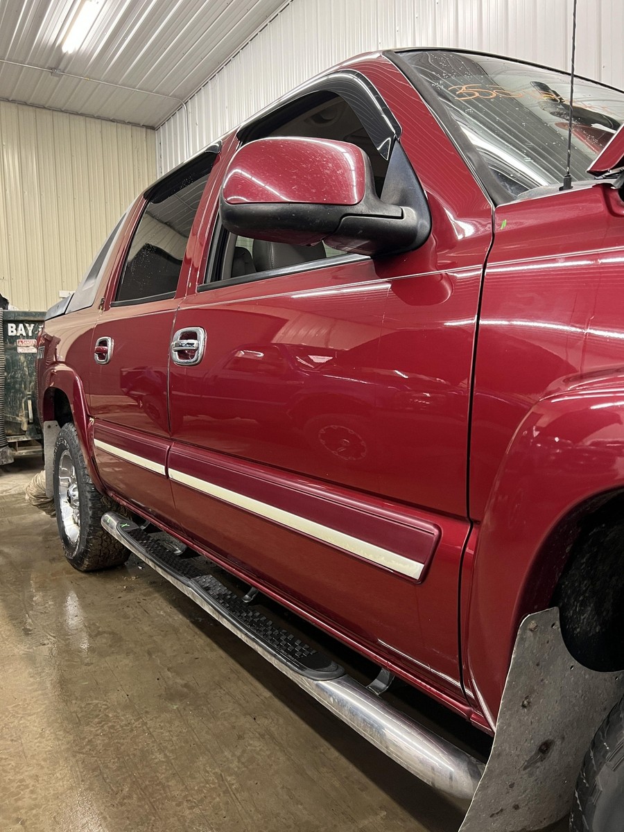 2003-2006 Chevy Avalanche 1500 Passenger Right Front Door 2003-2006 Chevy Avalanche 1500 Passenger Right Front Door