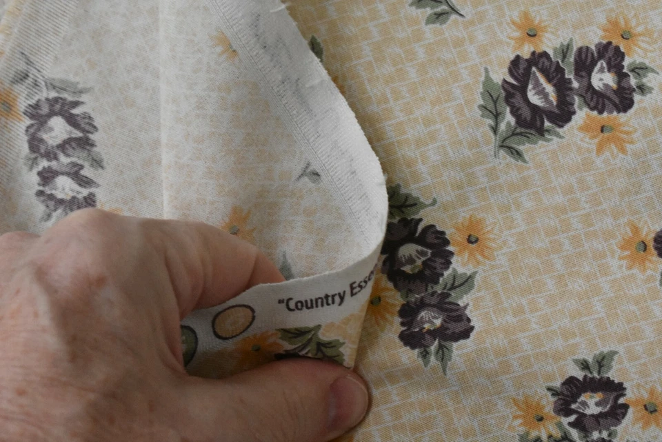 By 1/2 Yd, Floral on Tan Quilt Cotton, Country Threads/Country Essentials, M4962 - Image 4 of 4