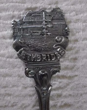 Nice Silverplate Souvenir Spoon Lethbridge, Canada Mesker EPN3
