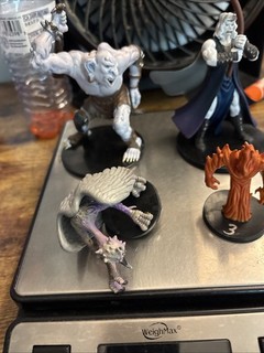 Lot Of 4 Vintage Dungeons And Dragons Miniatures. 2003 2004 Wizards. Cloud.Read