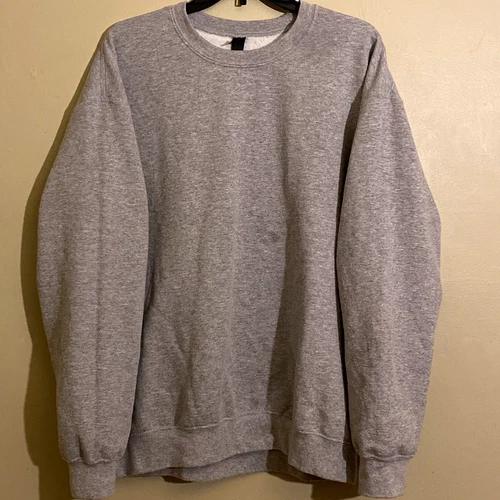 Gildan Heavy Blend Crewneck Sweatshirt Size Large Gray Fleece Pullover Solid - product listing photo
