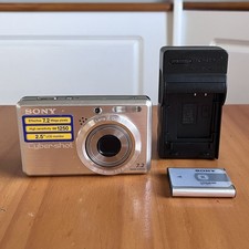 Sony Cyber-Shot DSC-S750 7.2MP Compact Silver Digital Camera W/Battery - READ