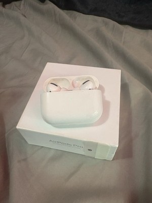 Original Apple AirPods Pro  A2190 A2083 A2084 in good working condition