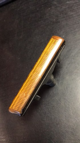 BMW 7 E38 KOTFLÜGEL BLINKERLEUCHTE VORNE 83602031