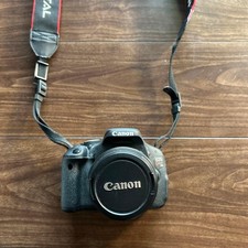 Canon EOS Kiss X5 Digital SLR Camera with EF-S 18-55mm Lens Bundle