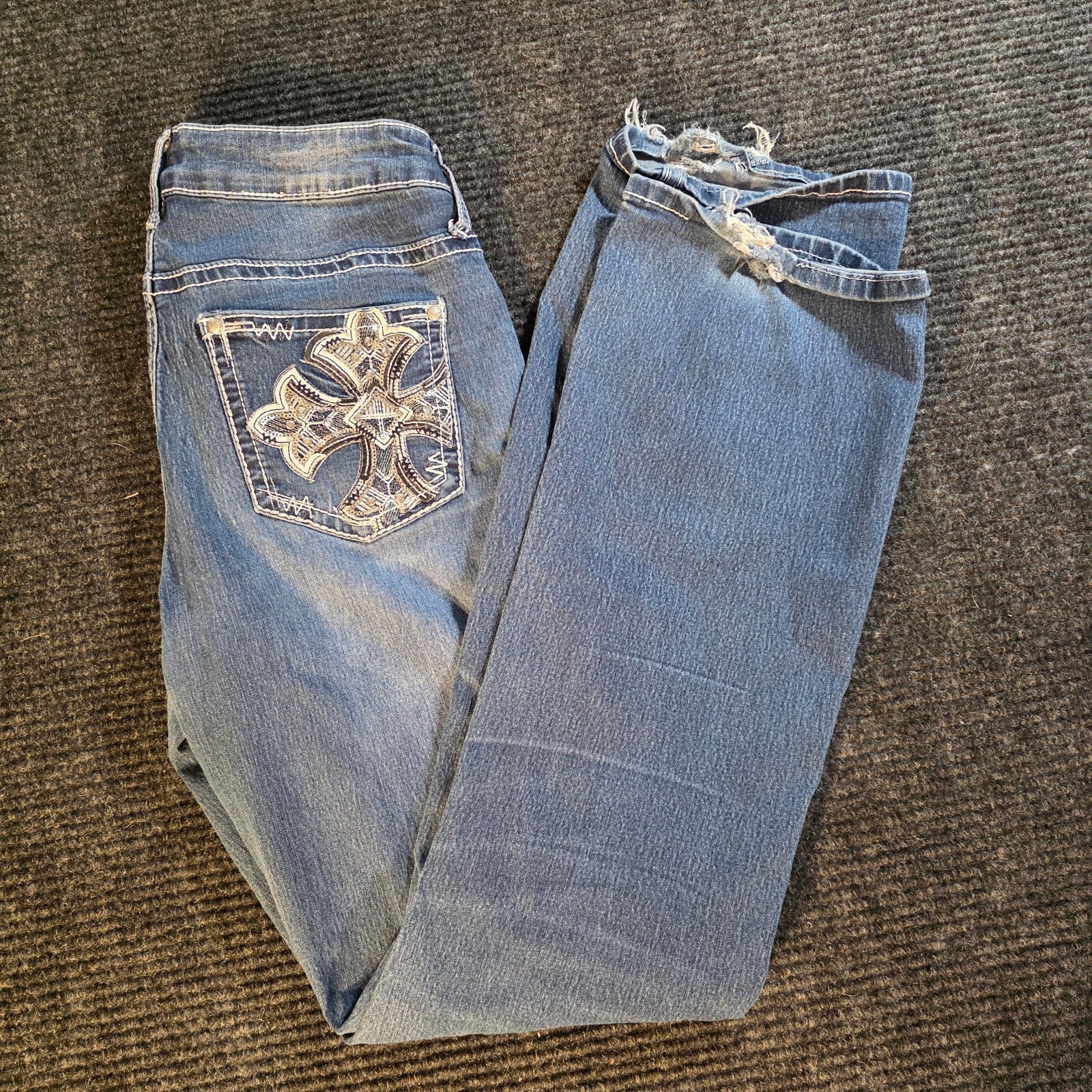 a.n.a Light Blue Embroidered Pocket Jeans Size 8