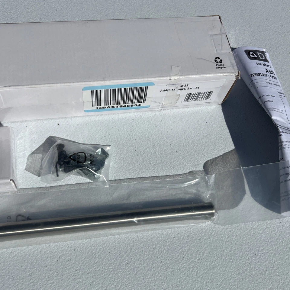 Delta 76418-SS Ashlyn 18 pulgadas montaje en pared toallero brillante acero inoxidable Foto 3 de 4