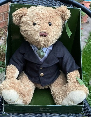 Harrods Jahresbär 2010 (Woodman) 35 cm hoch sitzend gelenkig mit Etikett