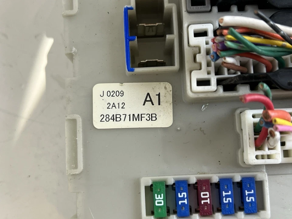 2012 INFINITI M37X ENGINE FUSE BOX RELAY JUNCTION BLOCK 284B71MF3B OEM - Image 3 of 4
