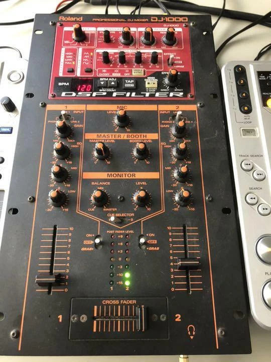 Roland DJ-1000 DJミキサー