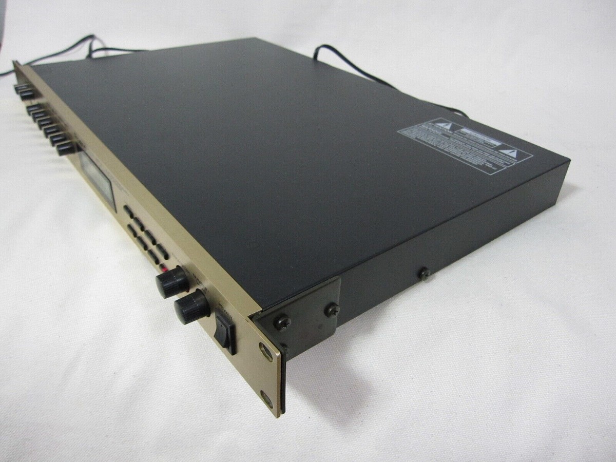 Roland GP-100 Guitar Preamp / Processor Multi Effector 1U