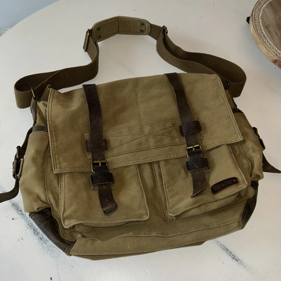 Bolso de viaje Berchirly de lona y cuero estilo militar mensajero para computadora portátil Foto 2 de 4