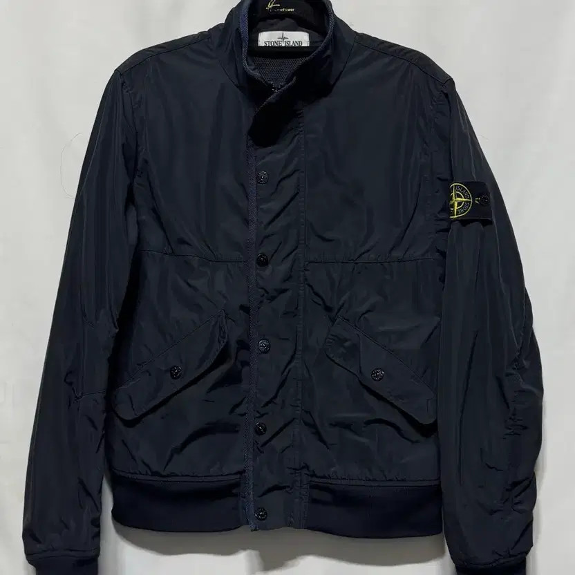 Stone Island Micro Labs Jacket - Men's Size 61cm Length, Lightly Used thumbnail 4
