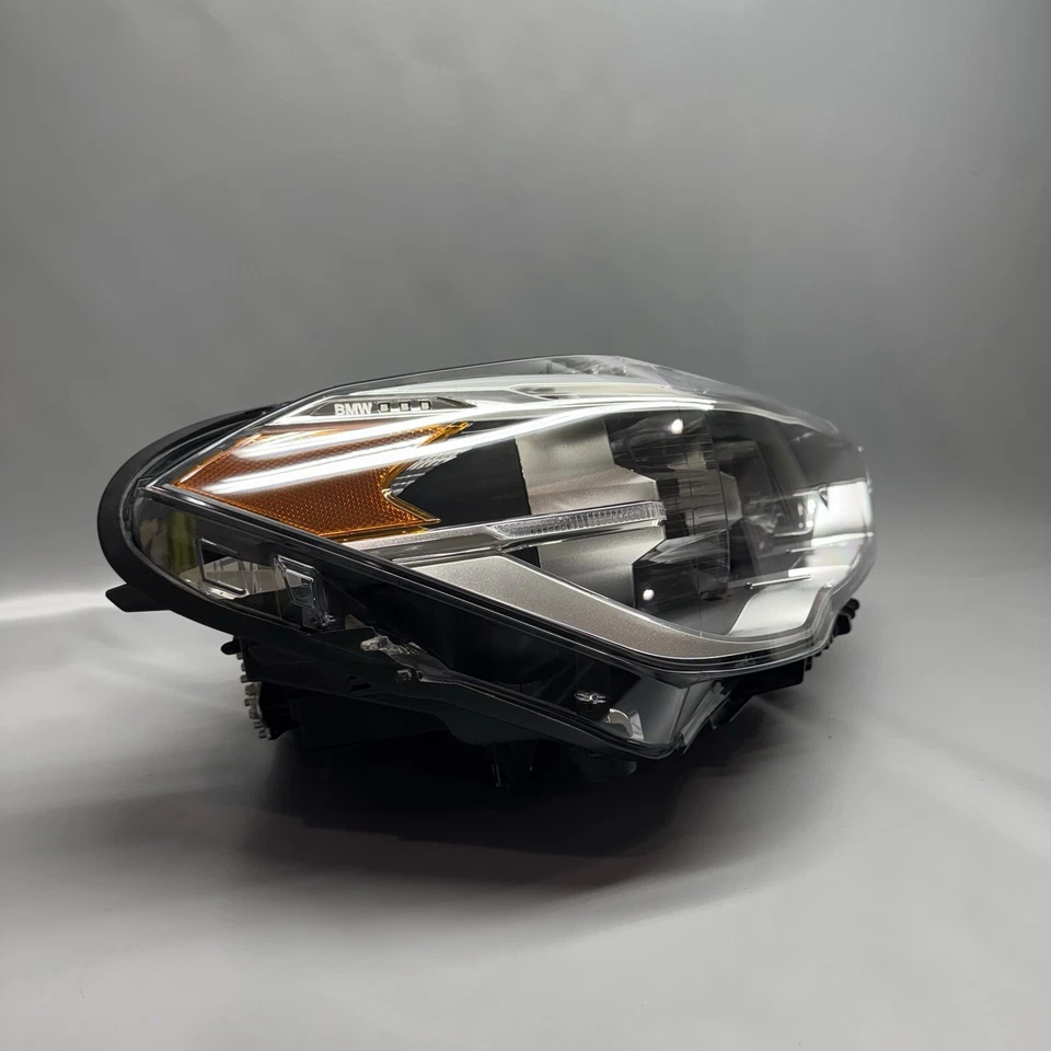 BMW X1 HEADLIGHT RIGHT PASSENGER 2016 2017 2018 2019 LED OEM 63117193712 - Imagem 2 de 4