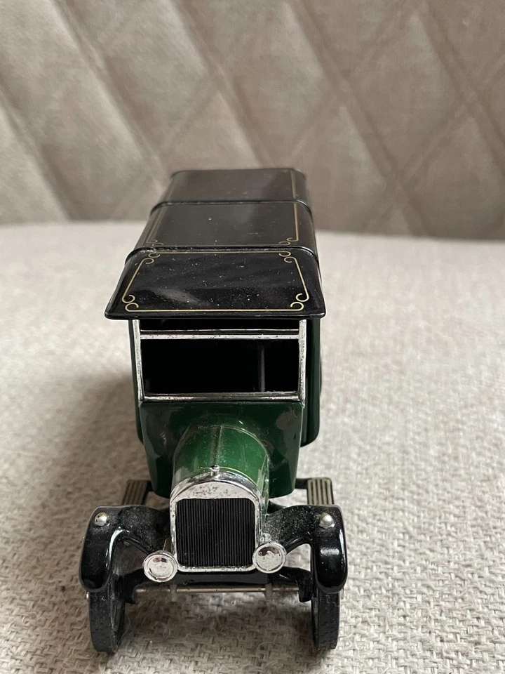 VINTAGE MATCHBOX 1926 FORD TT VAN NEW YORK CITY POLICE DEPARTMENT DIECAST CAR - Image 2 of 4