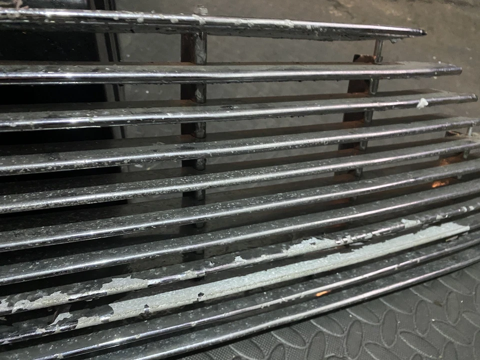 Решетка радиатора Aston Martin DB4 DB5 DB6 - Изображение 3 из 4