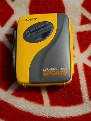 Sony Walkman Sports WM-SXF30 Vintage FM/AM Radio Cassette Player Tested Working