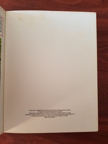 Book - Famous Places 1979 PB Brenda Apsley - Picture 4 of 4
