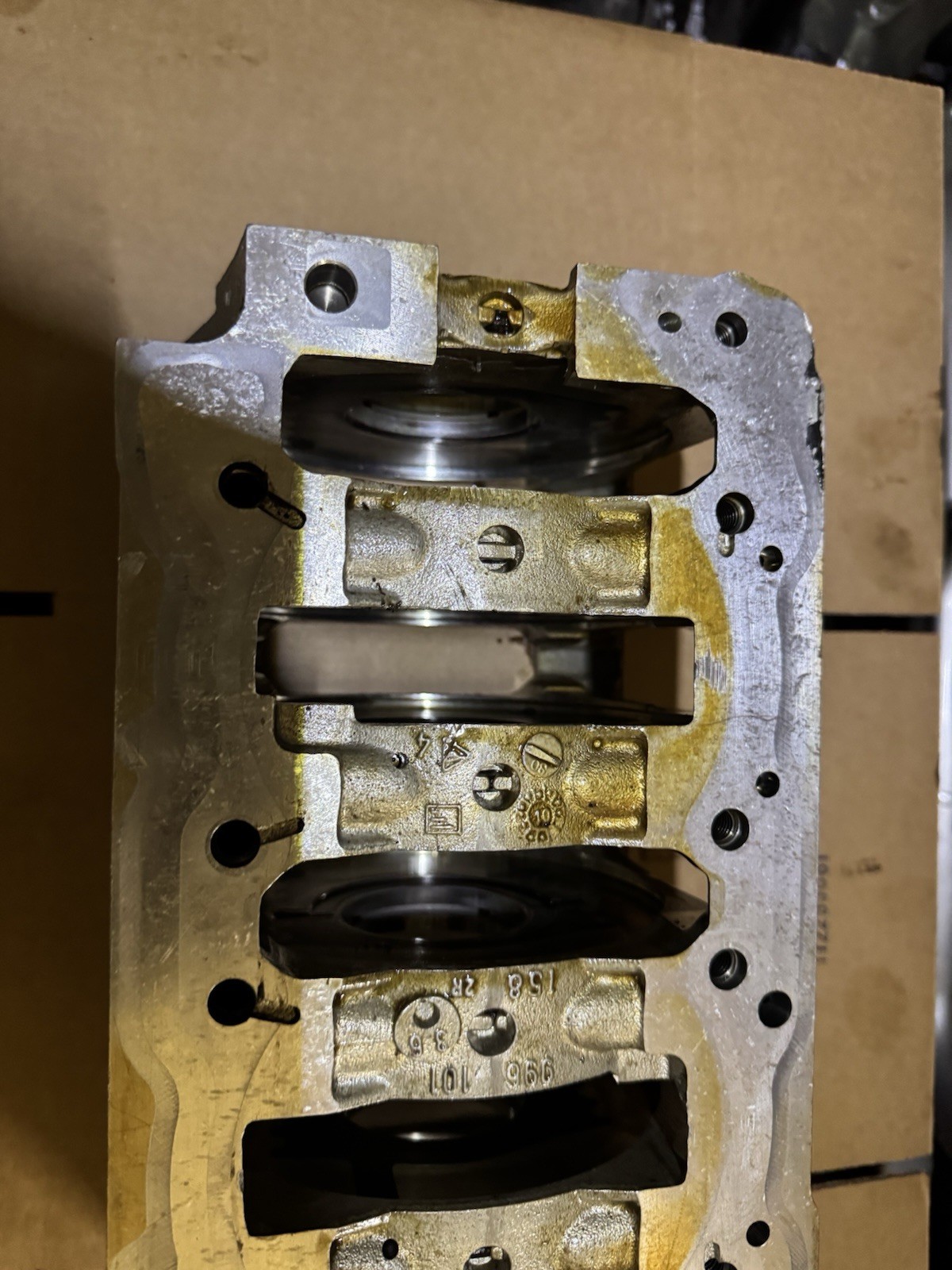 1997-2004 Porsche Boxster 986 996 911 M96 Crankshaft Carrier 99610101264