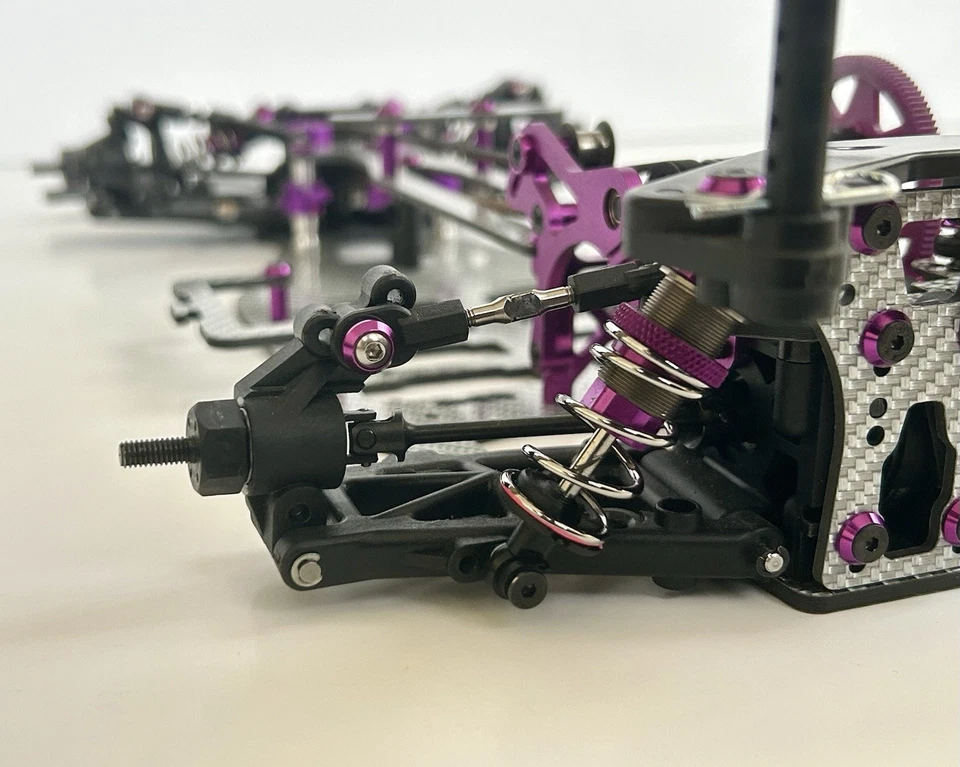 HPI SUPER RS4- Silver CF (Electric Version Of Super Nitro) - Image 4 of 4