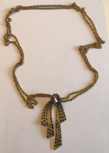 Lot De 2 Colliers Chaînes Dorées Avec Gros Pendants - Bijoux Occasion - Ref 10709J