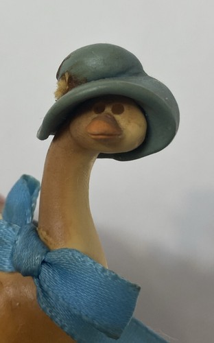 VINTAGE CLAY GOOSE MAGNET Green Hat Bow Farmhouse Retro Kitchen Decor - Picture 9 of 18