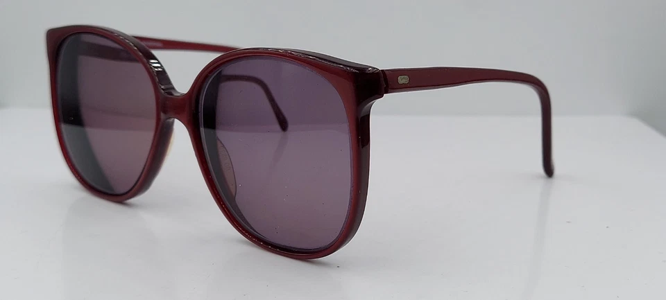 Gafas de sol vintage universales borgoña ovaladas con montura de cuerno SOLO MARCOS EE. UU. Foto 2 de 4