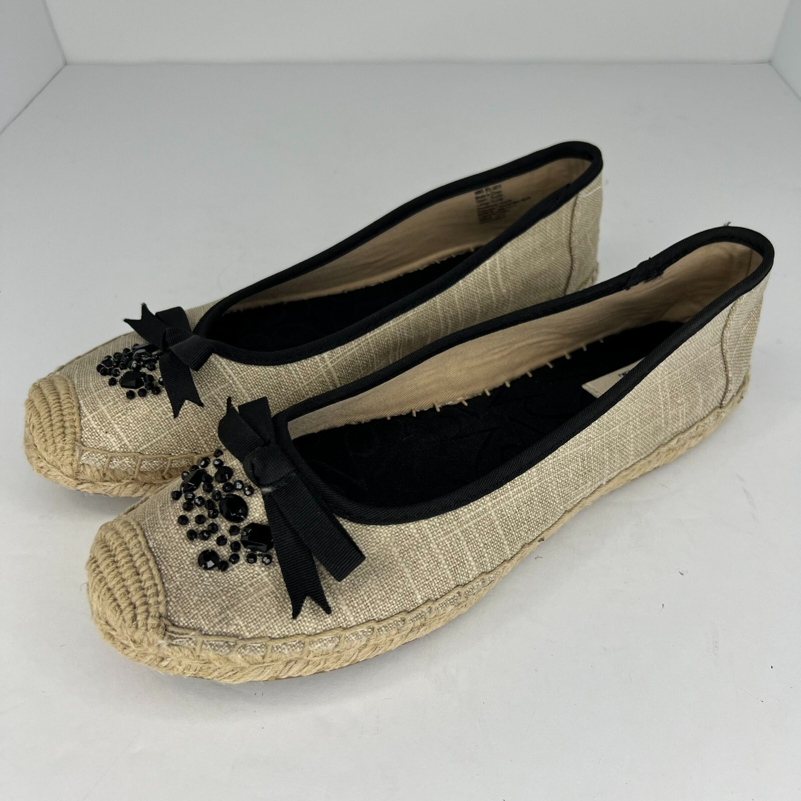Simply Vera Vera Wang Womens Beige /  Black Shoes Slip On Round Toe Size 9.5