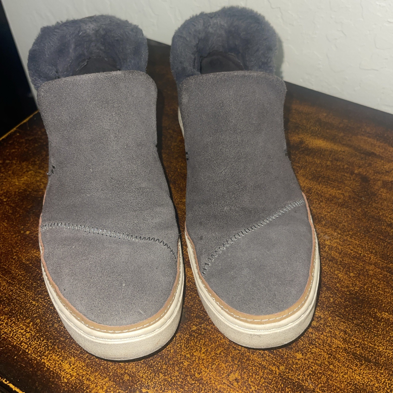 Women's Size TOMS Paxton Slip On Sneakers Faux Fur Lined Iron