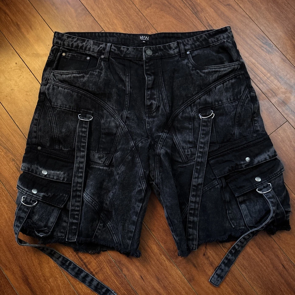 Pantalones Cortos Hombre Boohoo De Gran Tamaño Correa y Detalle de Hebilla Denim Hombres 42 Negro Carga Foto 4 de 4