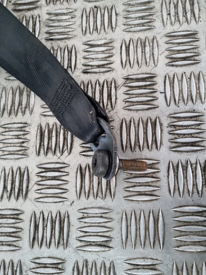 Jaguar Xe X760 Saloon 2015-2019 Cinturón de Seguridad - Conductor Trasero - Imagen 2 de 4