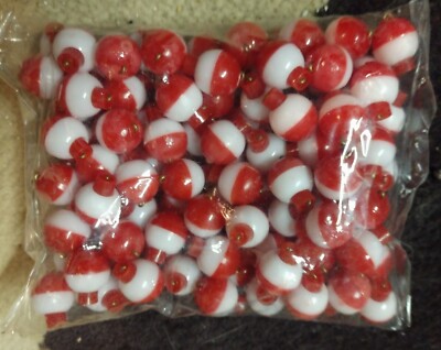 50 NEW FISHING BOBBERS SNAP-ON RED AND WHITE FLOATS 1/2'' DIAMETER - USA SELLER