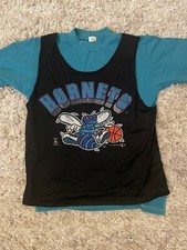 Vintage 1995 Charlotte Hornets T-Shirt NBA Size Small Team Glasgow Youth XL