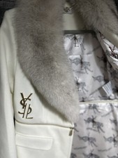 Women Wool Coat Size 12 White Colour With Real Fur Collar