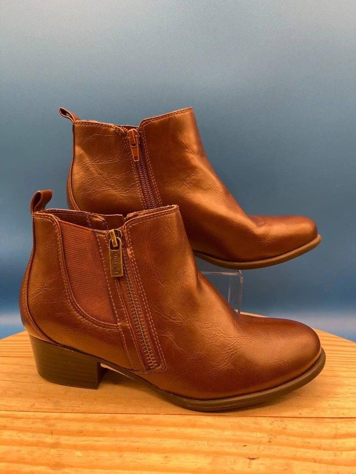 Botas de tornozelo femininas Unisa Howi tamanho 8M couro marrom fecho com zíper 2" salto faroeste - Imagem 2 de 4