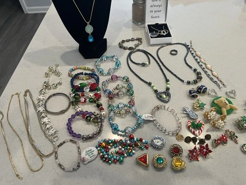 Estate Sale Find Vintage Costume Jewelry Lot 50+ Pieces