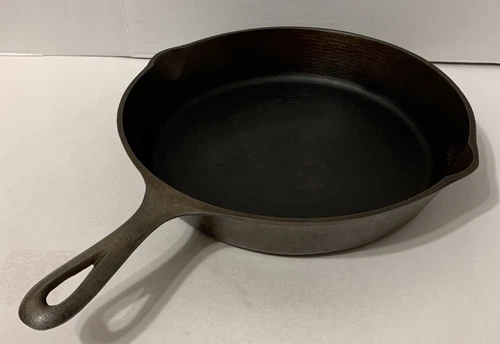 VTG Lodge Cast Iron 3-Notch Blob #9 Skillet 16” x 12”
