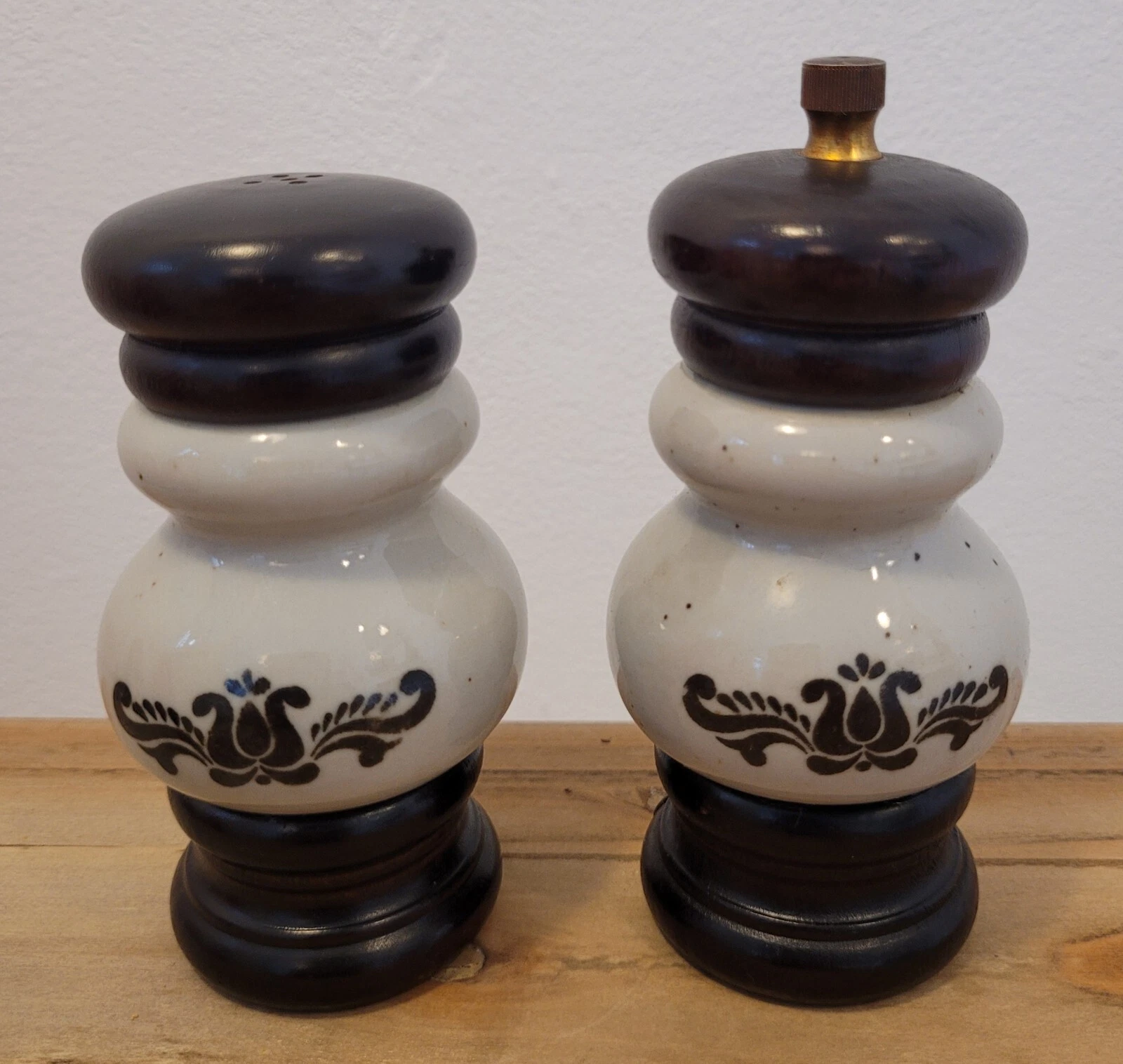Vintage Salt and Pepper Shaker Mill Grinder Set Porcelain Wood Tulip Flower 4"