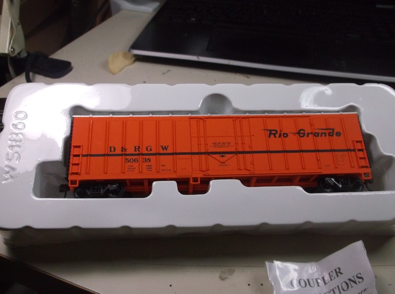 HO 50Ft. Exterior Post Box Car. Denver& Rio Grande50638 Walthers